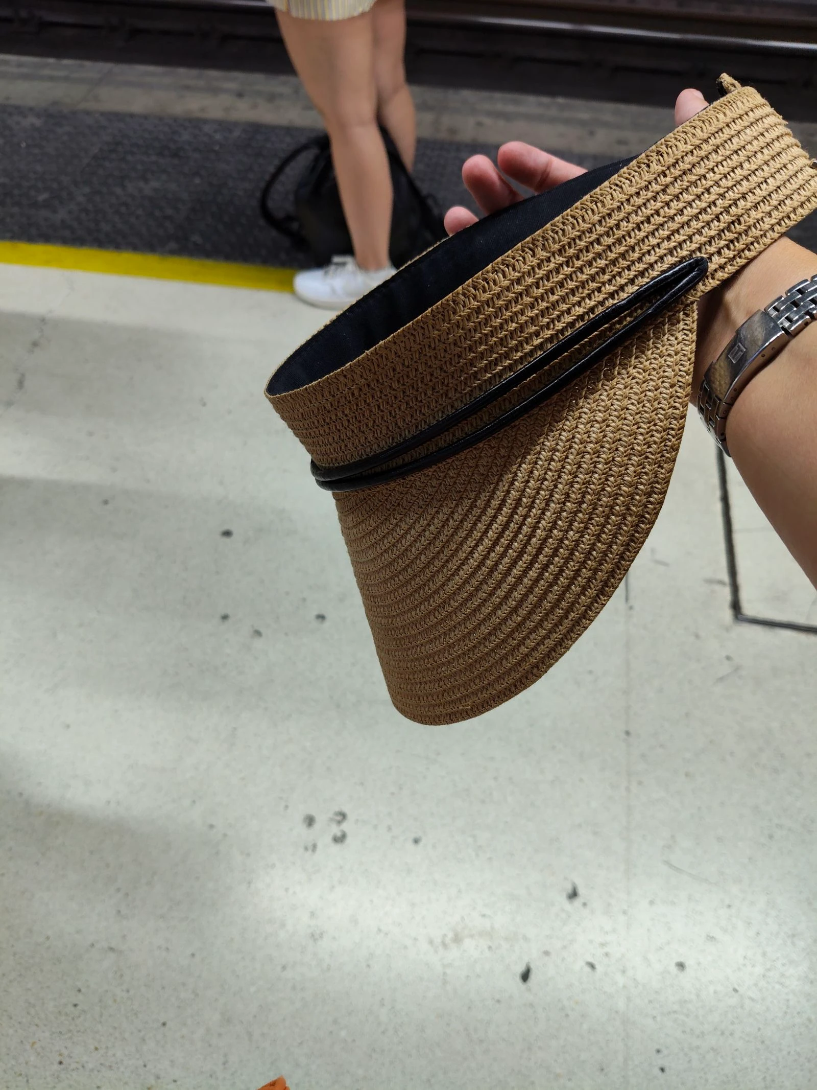 Adolfo Domínguez-Grote Visera T-L met velcro-sluiting – photo 3